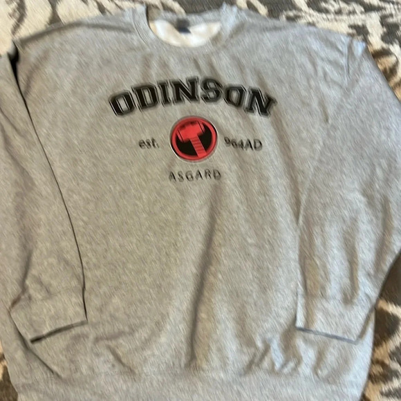 Marvel. Avengers. Sweatshirt. Like new. - Picture 1 of 3